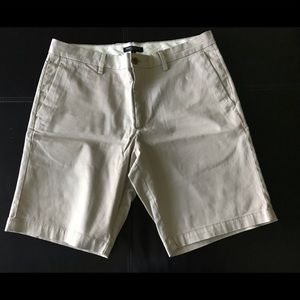 Banana Republic 9” Aiden Short